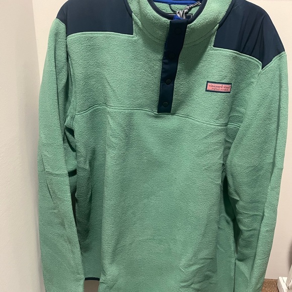 Vineyard Vines Snap Front Shep Shirt in Green and Navy. New with tags - Picture 3 of 9